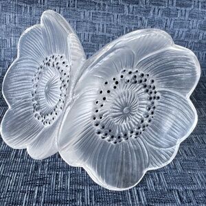 Signed Lalique Crystal Flower Perfume Stopper – Frosted Clear – France